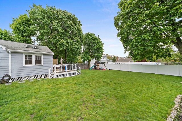 560 Pond St, Weymouth, MA 02190