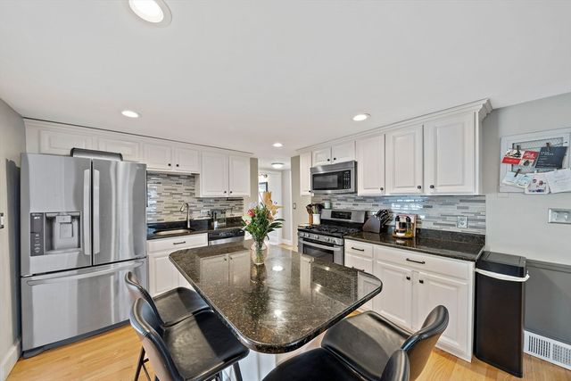 560 Pond St, Weymouth, MA 02190