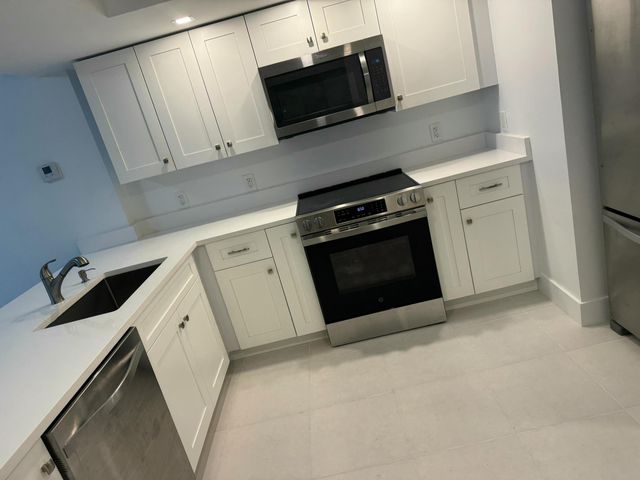 3000 E SUNRISE Boulevard 17F, Fort Lauderdale, FL 33304