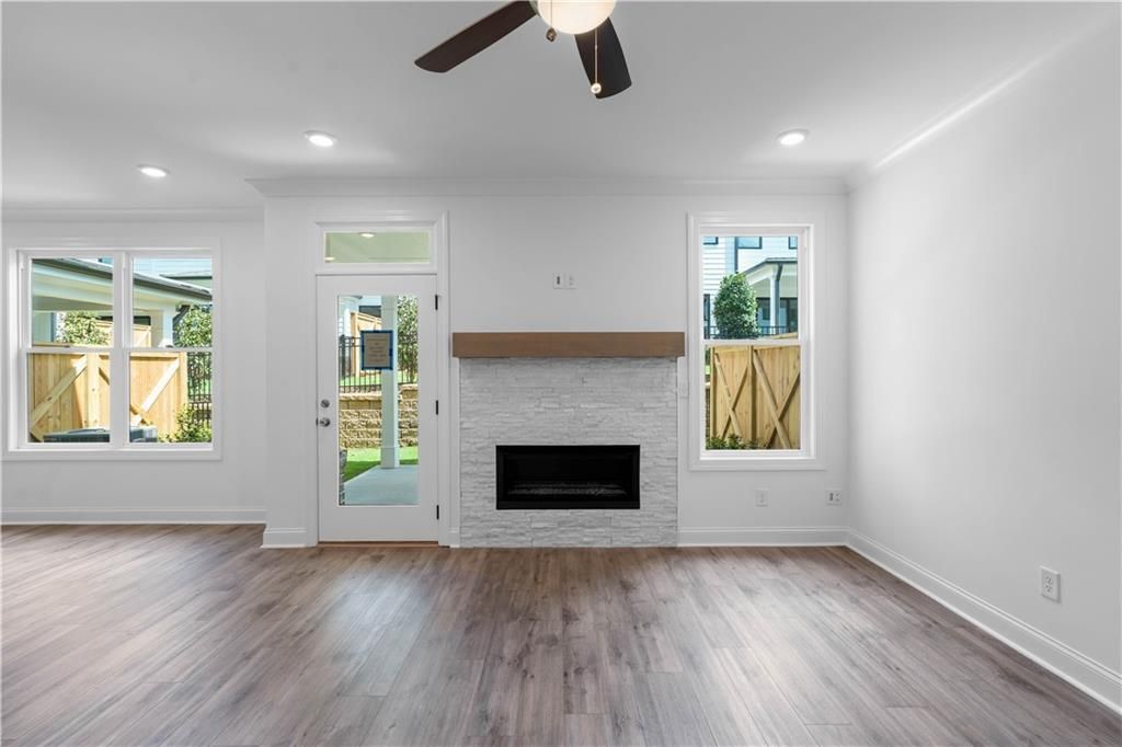 Image 16 of property listing at 4916 Molder Avenue 64, Buford, GA 30518