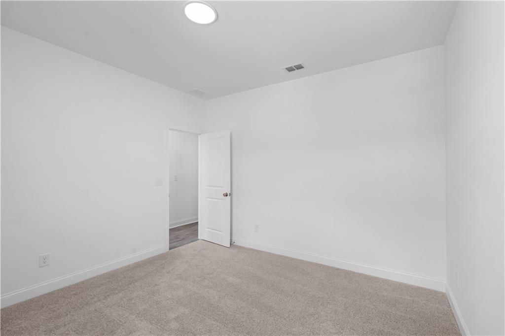 Image 28 of property listing at 4916 Molder Avenue 64, Buford, GA 30518