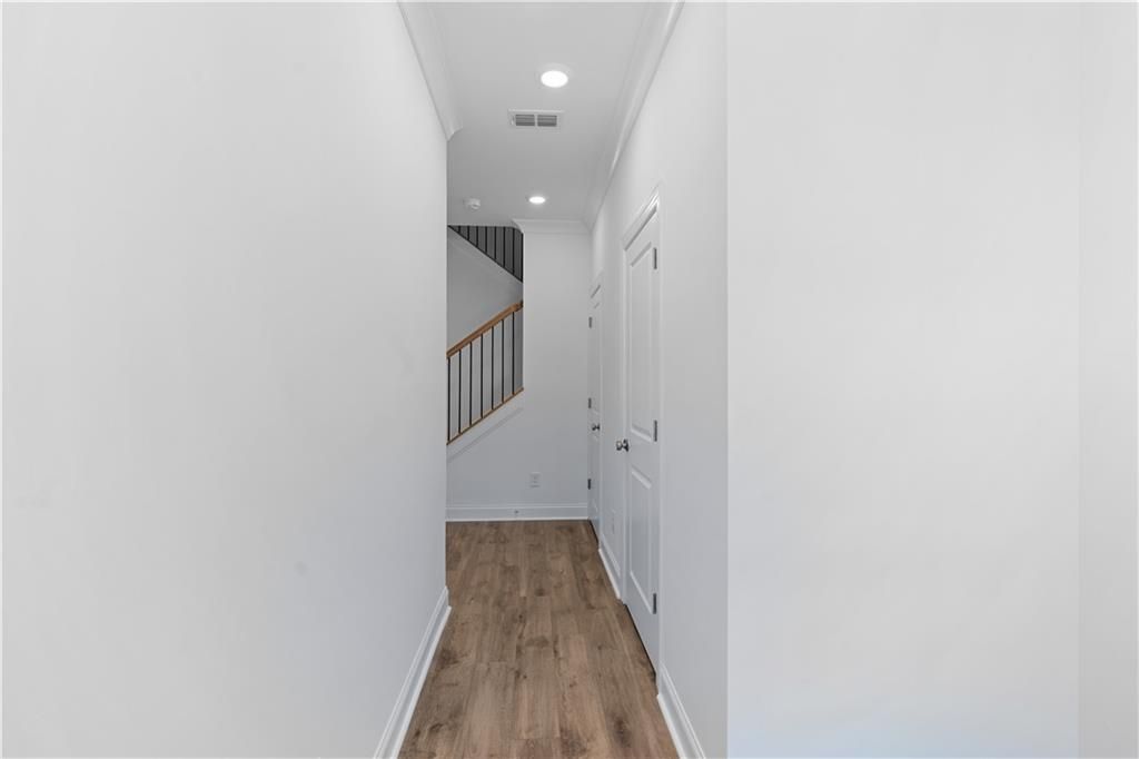 Image 4 of property listing at 4916 Molder Avenue 64, Buford, GA 30518