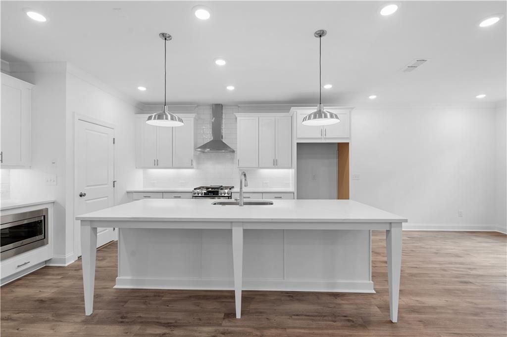 Image 7 of property listing at 4916 Molder Avenue 64, Buford, GA 30518