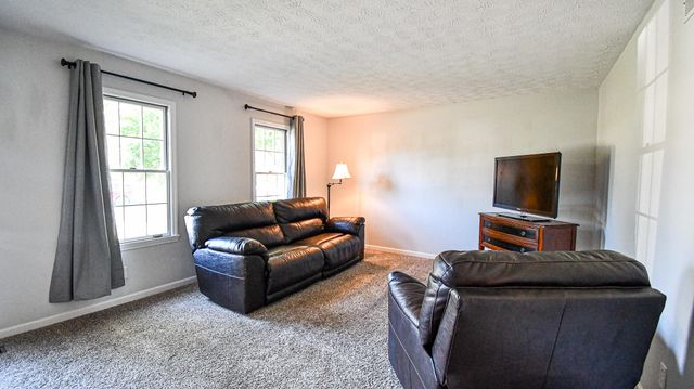 1055 Twelve Oaks Drive, Lawrenceburg, KY 40342