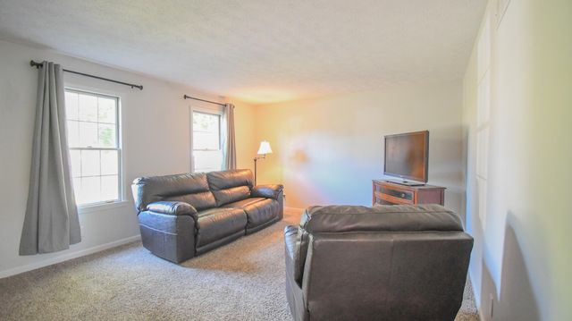 1055 Twelve Oaks Drive, Lawrenceburg, KY 40342