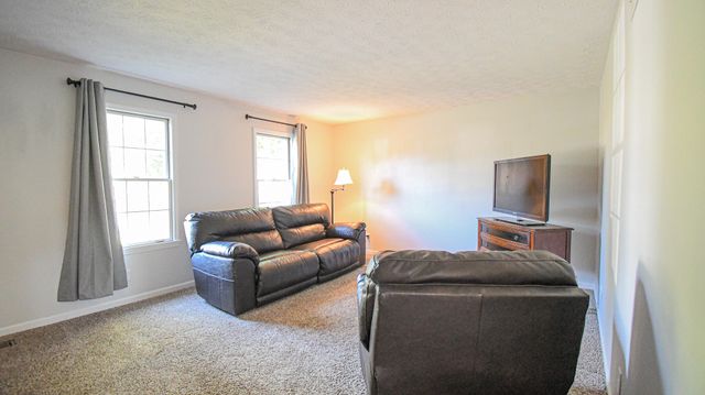 1055 Twelve Oaks Drive, Lawrenceburg, KY 40342