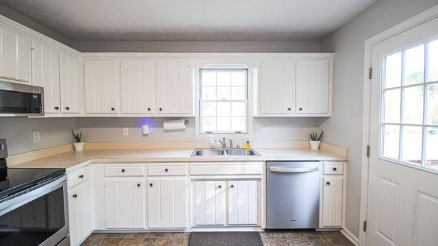 1055 Twelve Oaks Drive, Lawrenceburg, KY 40342