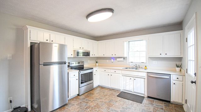 1055 Twelve Oaks Drive, Lawrenceburg, KY 40342