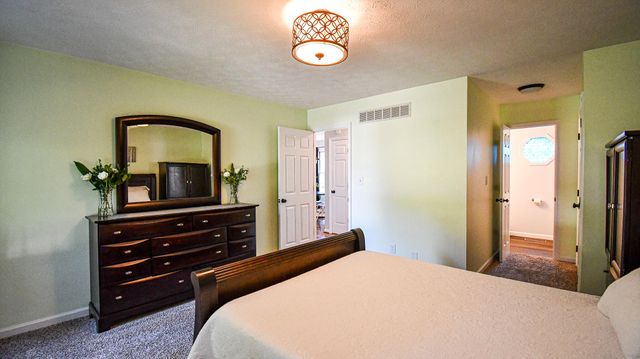 1055 Twelve Oaks Drive, Lawrenceburg, KY 40342