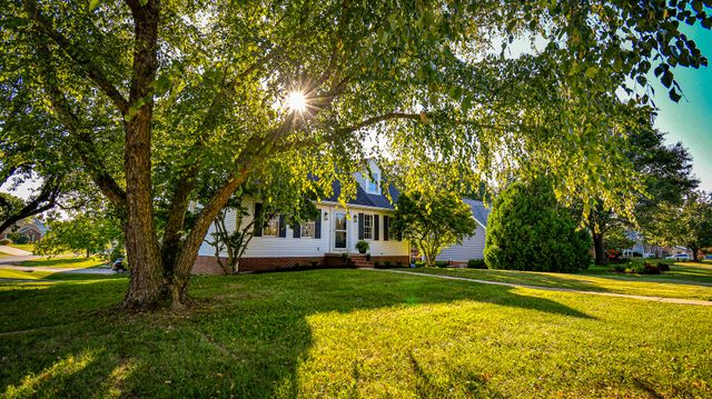 1055 Twelve Oaks Drive, Lawrenceburg, KY 40342