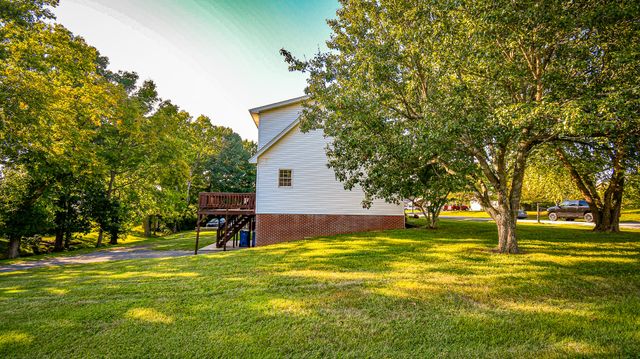 1055 Twelve Oaks Drive, Lawrenceburg, KY 40342