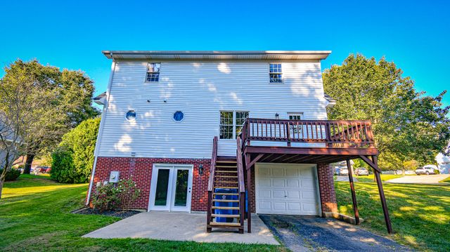 1055 Twelve Oaks Drive, Lawrenceburg, KY 40342