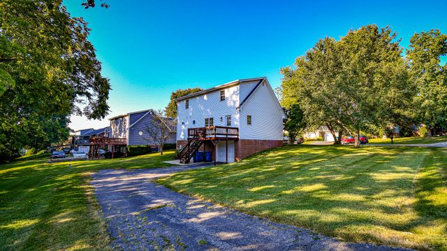 1055 Twelve Oaks Drive, Lawrenceburg, KY 40342