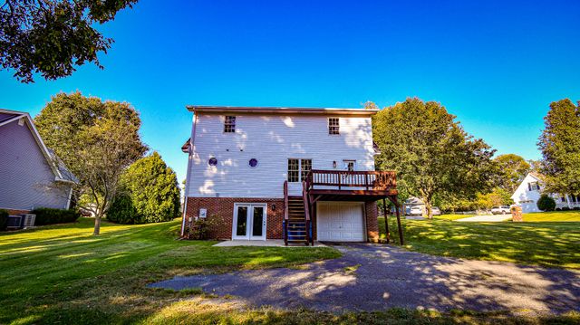 1055 Twelve Oaks Drive, Lawrenceburg, KY 40342