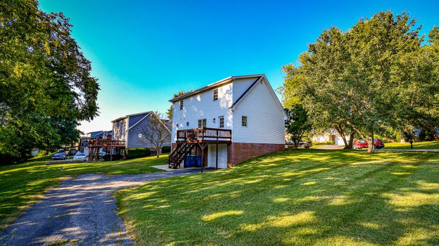 1055 Twelve Oaks Drive, Lawrenceburg, KY 40342
