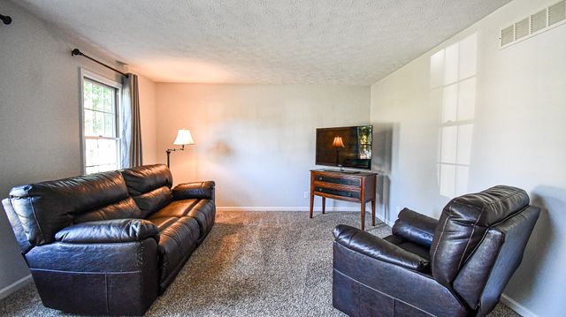 1055 Twelve Oaks Drive, Lawrenceburg, KY 40342