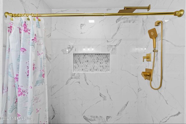 6005 GUMWOOD Drive, Jacksonville, FL 32277