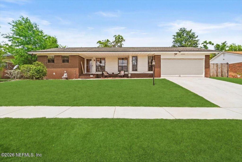 6005 GUMWOOD Drive, Jacksonville, FL 32277