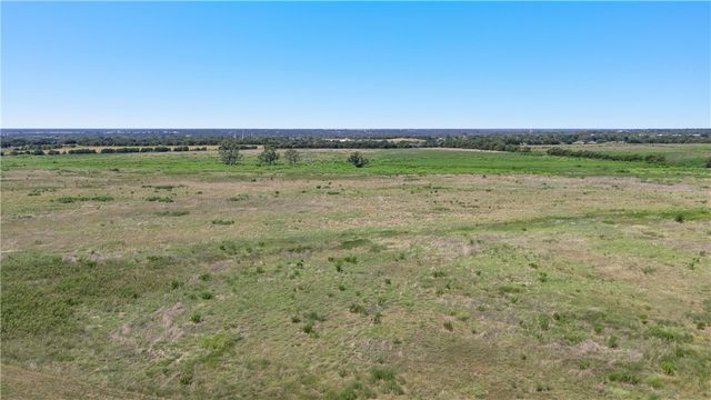 933 Rosenthal Parkway, Lorena, TX 76655