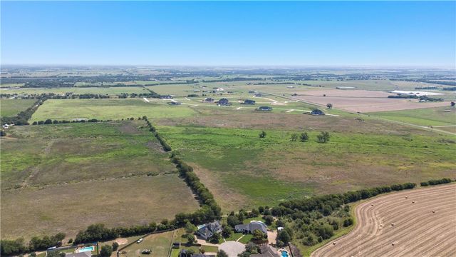 933 Rosenthal Parkway, Lorena, TX 76655
