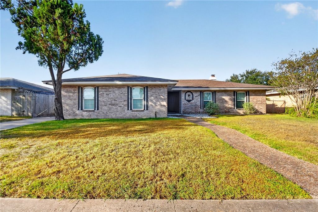 4637 Stonegate Way, Corpus Christi, TX 78411 — exterior
