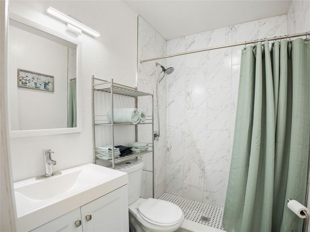 208 E WINTHROP STREET, Avon Park, FL 33825