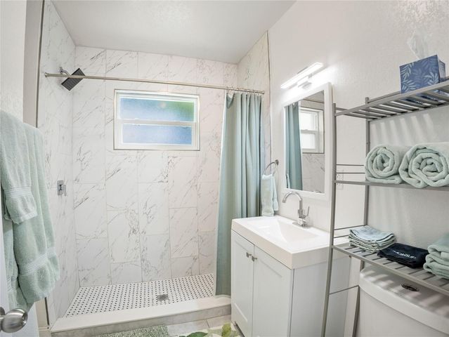 208 E WINTHROP STREET, Avon Park, FL 33825