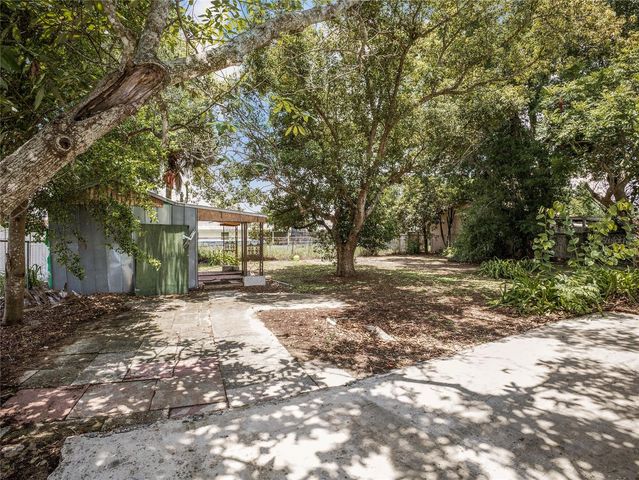 208 E WINTHROP STREET, Avon Park, FL 33825