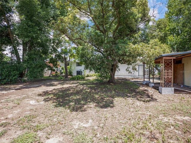 208 E WINTHROP STREET, Avon Park, FL 33825
