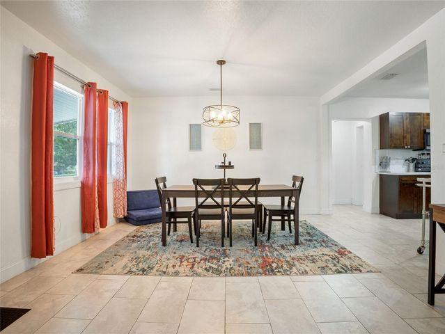 208 E WINTHROP STREET, Avon Park, FL 33825