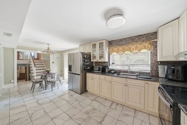 19709 W Schweitzer Road, Joliet, IL 60436