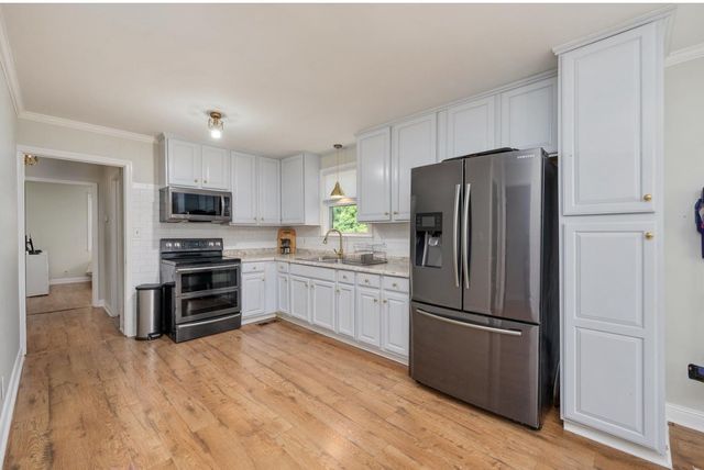 1166 Barnes Rd, Antioch, TN 37013