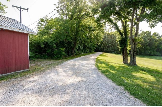 1166 Barnes Rd, Antioch, TN 37013