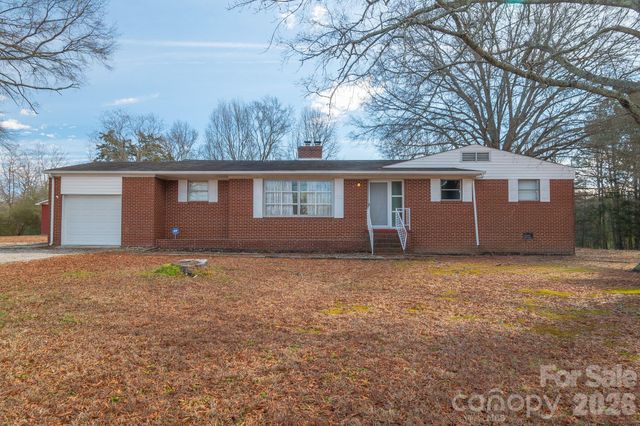 1099 S Potter Road, Lancaster, SC 29720