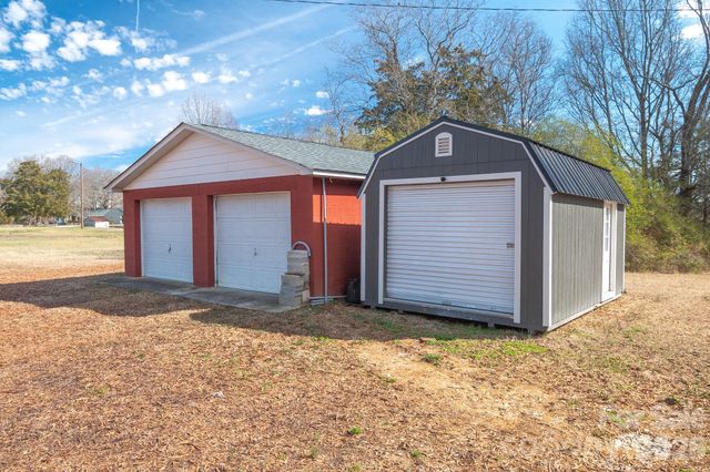 1099 S Potter Road, Lancaster, SC 29720