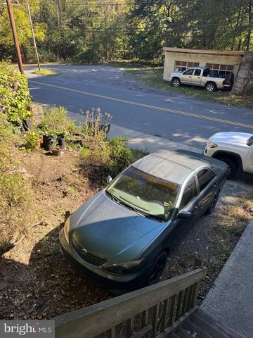 304 E MAHANOY AVE, Girardville, PA 17935