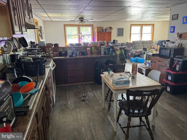 304 E MAHANOY AVE, Girardville, PA 17935