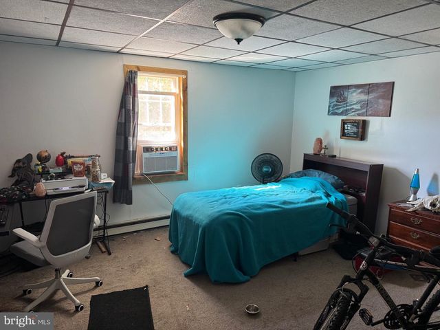 304 E MAHANOY AVE, Girardville, PA 17935