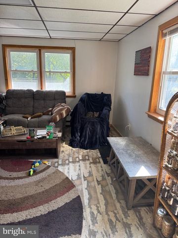 304 E MAHANOY AVE, Girardville, PA 17935