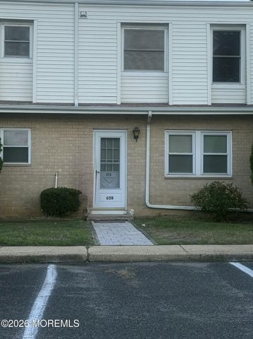 65 White Street B, Eatontown, NJ 07724