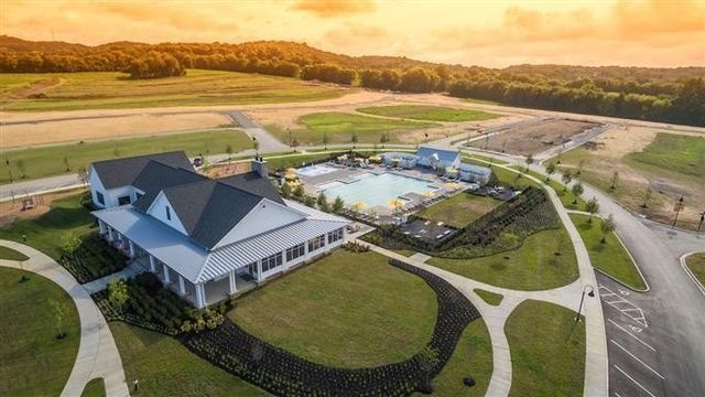 279 Tanglewood Lane, Hendersonville, TN 37075