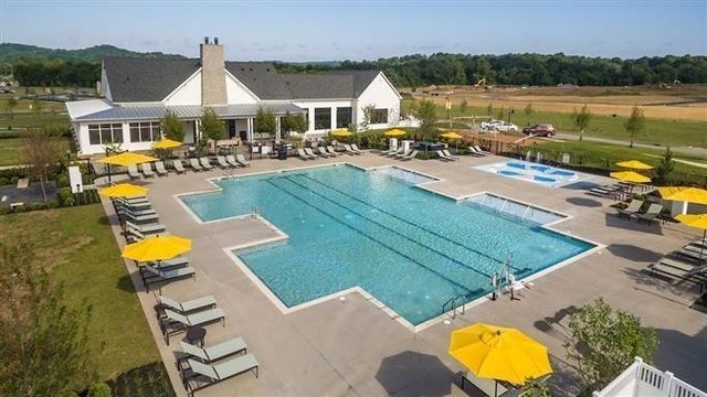 279 Tanglewood Lane, Hendersonville, TN 37075