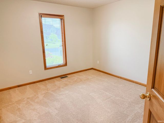9418 Greyhawk Drive, Fort Wayne, IN 46835