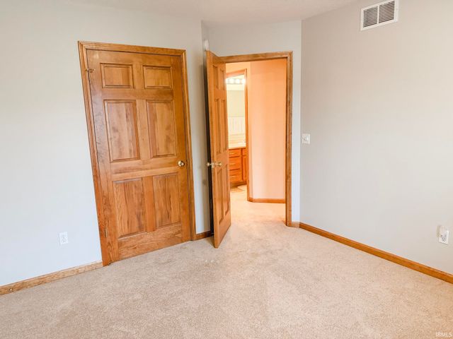 9418 Greyhawk Drive, Fort Wayne, IN 46835
