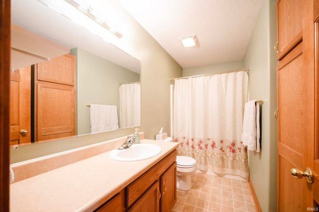 9418 Greyhawk Drive, Fort Wayne, IN 46835