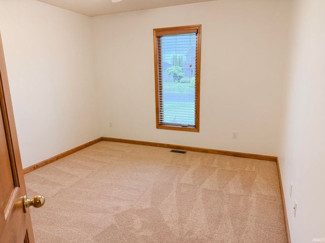 9418 Greyhawk Drive, Fort Wayne, IN 46835