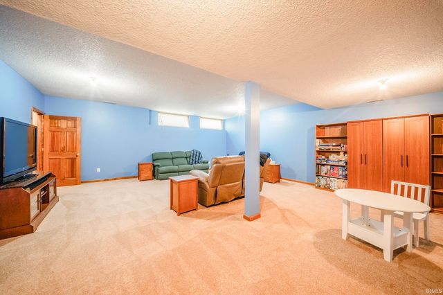 9418 Greyhawk Drive, Fort Wayne, IN 46835