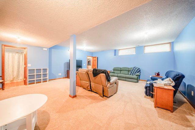 9418 Greyhawk Drive, Fort Wayne, IN 46835