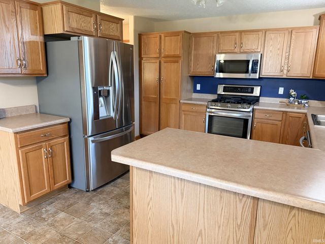 9418 Greyhawk Drive, Fort Wayne, IN 46835
