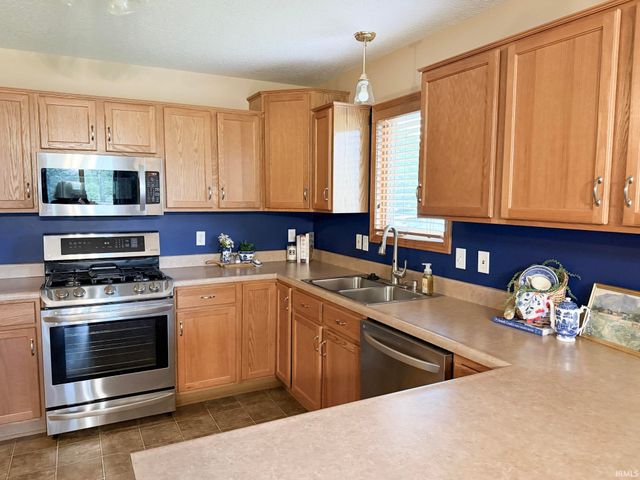 9418 Greyhawk Drive, Fort Wayne, IN 46835
